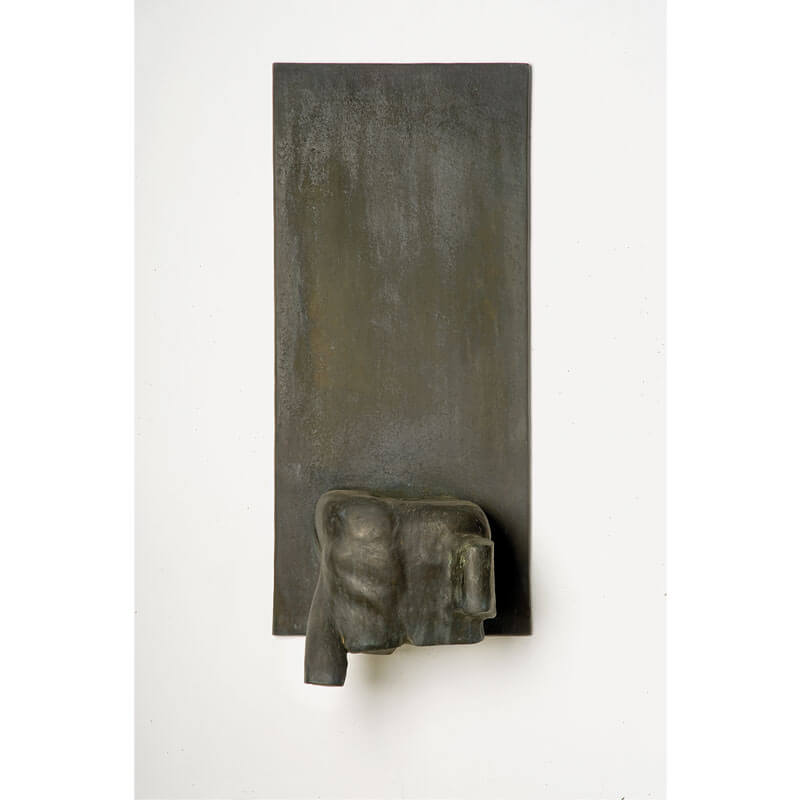 o.T., 1978 (Wandobjekt), Bronzeguss, H 100 cm, B 45 cm, T 40 cm